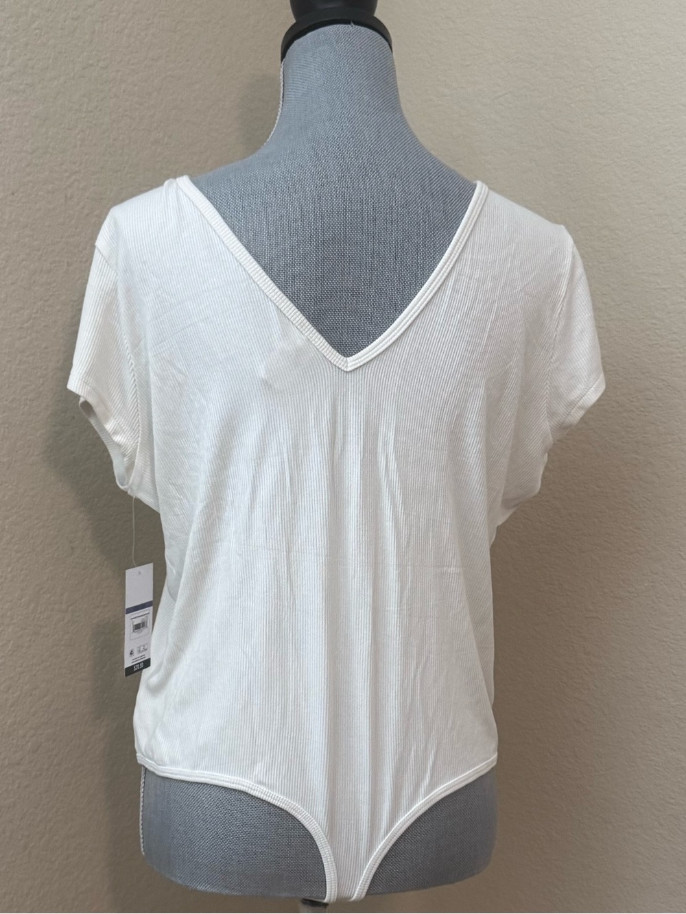 Women's White V-Neck Short Sleeve Bodysuit - Picture 3 of 5